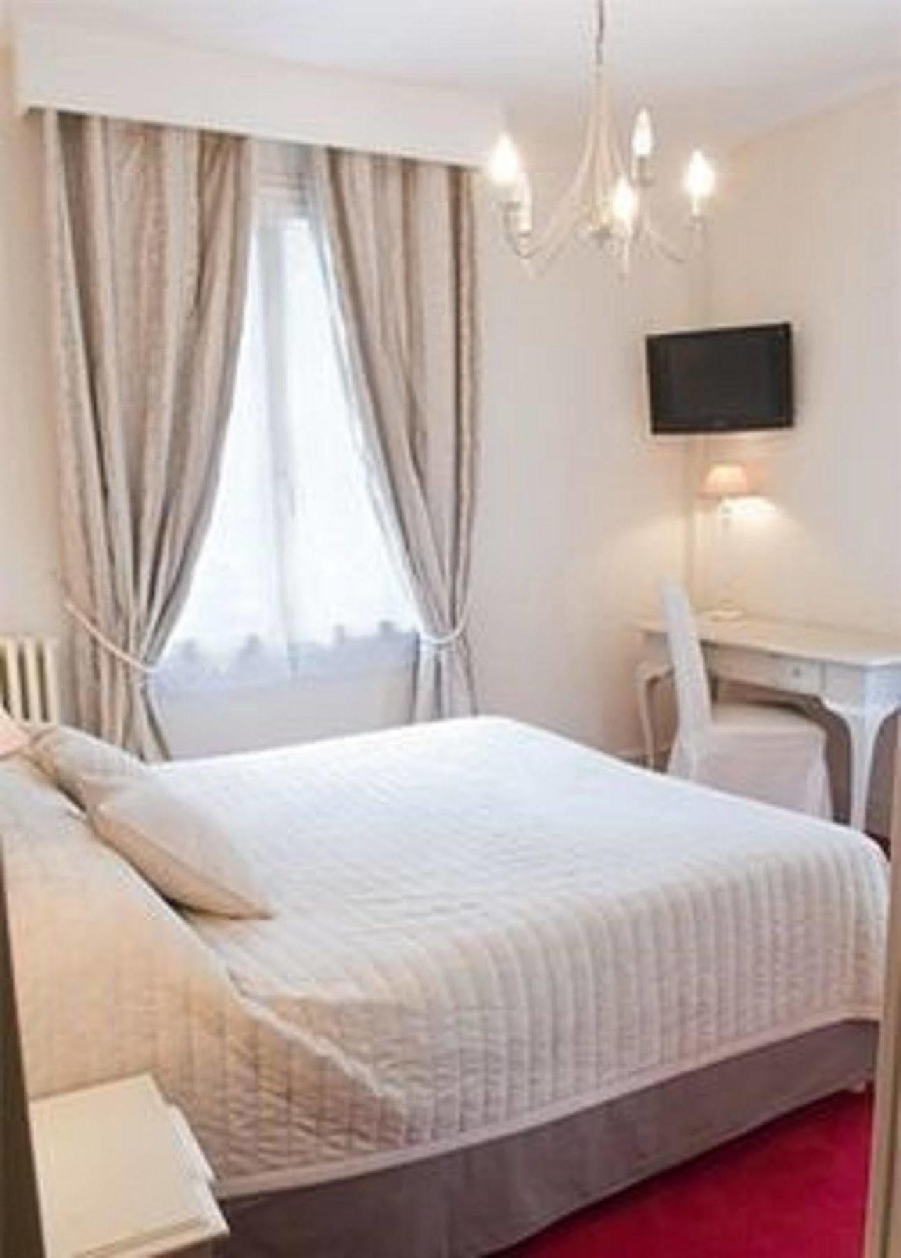 Le Boeuf Couronne - Hotel & Restaurant Chartres- Logis Hotels Eksteriør bilde